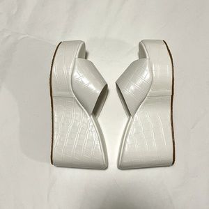 Adorable white platform barbie y2k slide sandals